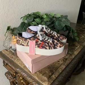 🔥 Hot Buy 🔥 Woman Juicy Couture Bouncy Flatform Sneakers Size: 10M